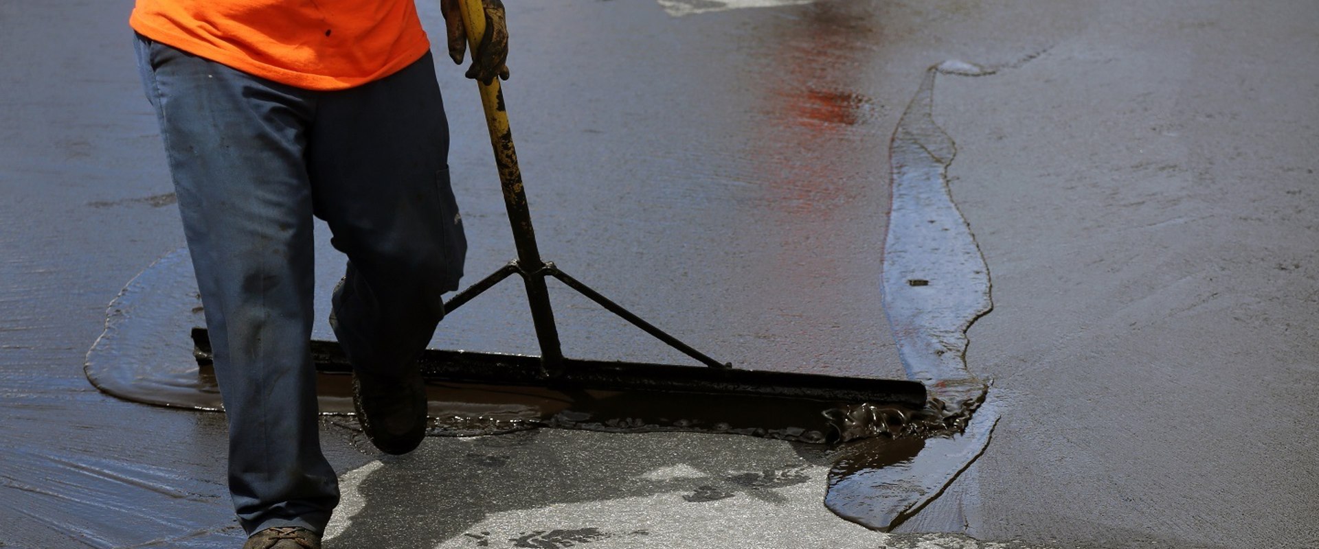 A Comprehensive Look at Sealcoating for Pavement Maintenance